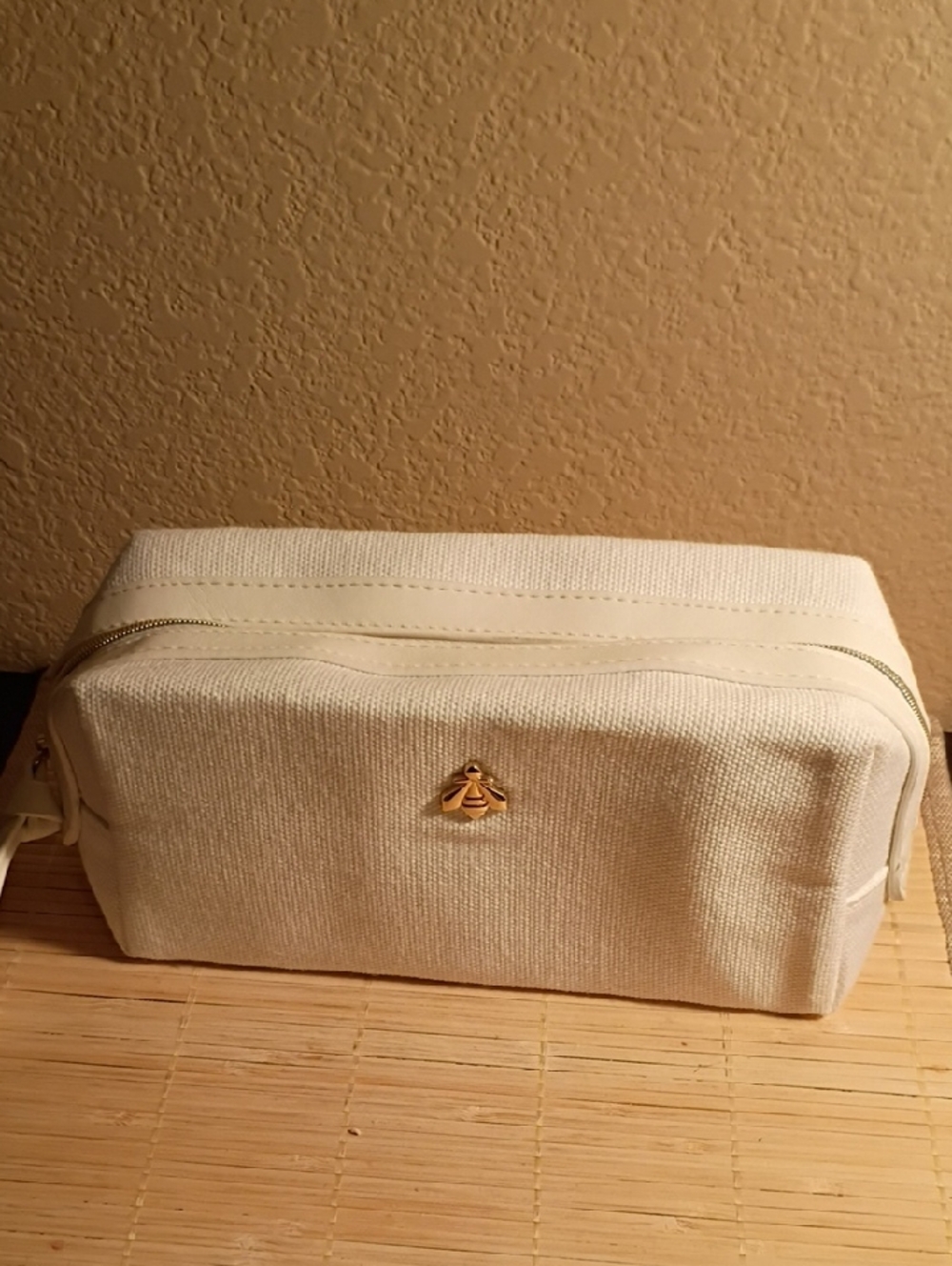 NWOT GUERLAIN Cream & White Canvas Bee Pouch Makeup Cosmetics with Gold Accent